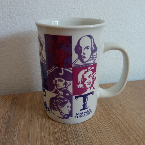 Madame Tussauds Mug from London like new
