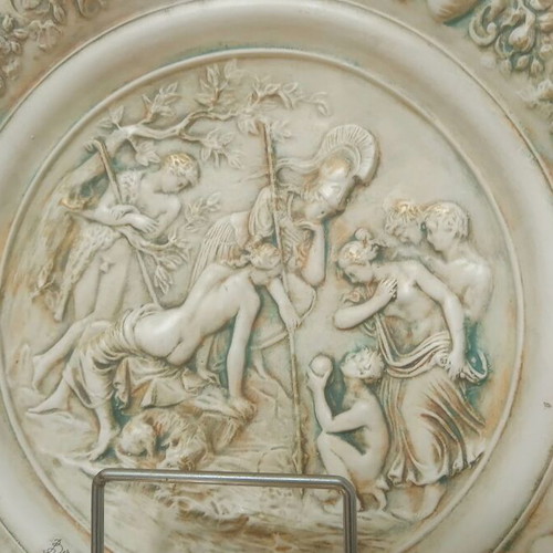 Decorative plate with ancient design like new, base from Italy