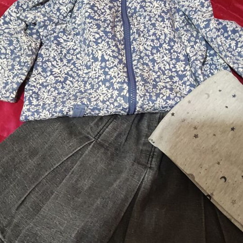 Girls' clothes size 8 like new, Benetton sweatshirt, Orchistra leggings