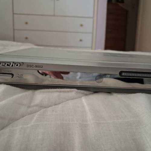 Saecho DVD-CD-MP3 player like new with remote control