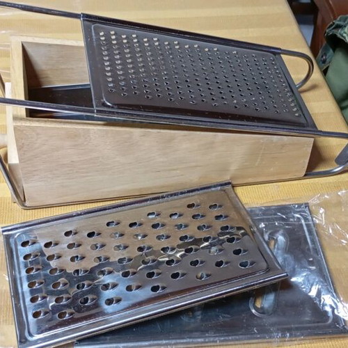 Vegetable grater new with 3 cutting bases and drawer