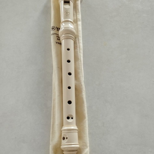 Yamaha YRS-23 soprano recorder with Method book by F. Nakas
