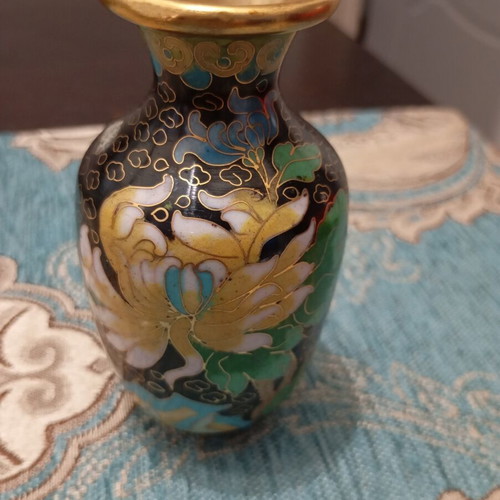 Miniature cloisonné collection like new, 5 pieces including Japanese porcelain