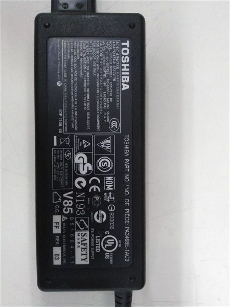  trofodotiko Laptop Toshiba 19v 3,95A