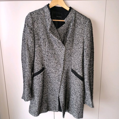 Zara black and white thin coat like new made of soft fabric