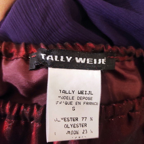 Vampire red dress used, adjustable tie straps, 3/4 bell sleeves