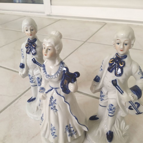 Vintage musical trio figurines 21 cm tall, like new