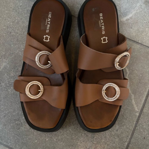 Summer women's sandals brown with strass used size 39
