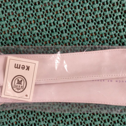 KEM toiletry bag off-white with graphic design