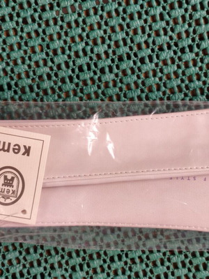 KEM toiletry bag off-white with graphic design