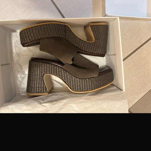 So Chic By Vsk Tsokara clogs size 38 new, brown