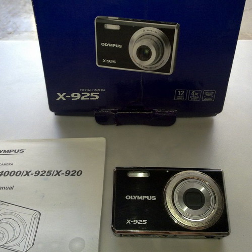 Olympus X-925 Compact Digital Camera Like New