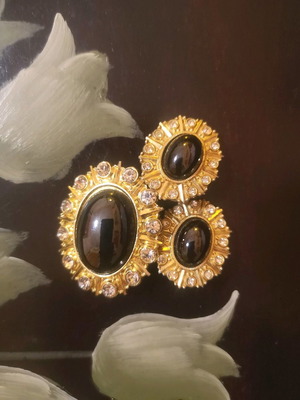 Σετ Faux bijoux vintage μεταχειρισμένο καρφίτσα και σκουλαρίκια clips με μαύρη πέτρα
