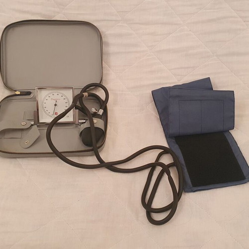 Medical sphygmomanometer used