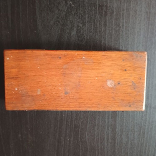 Old measuring tool used, missing weights