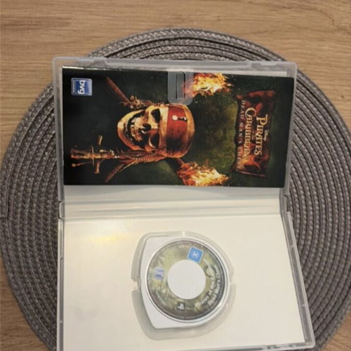 Pirates of the Caribbean Dead Man’s Chest PlayStation Portable game used