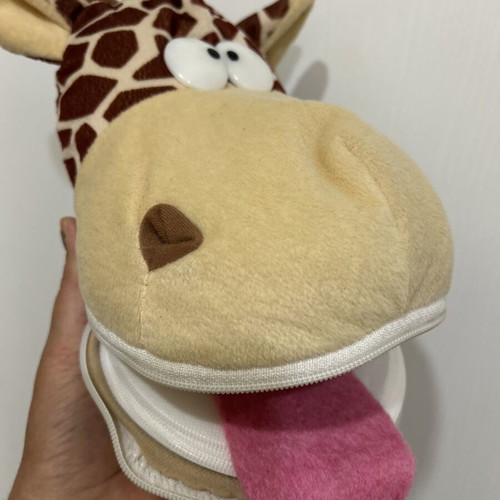 Retro plush giraffe CD DVD case like new from the 90s