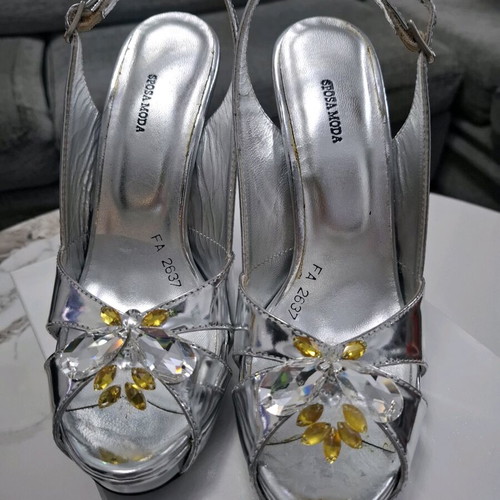 Sposa Moda silver sandals like new with crystals, size 36