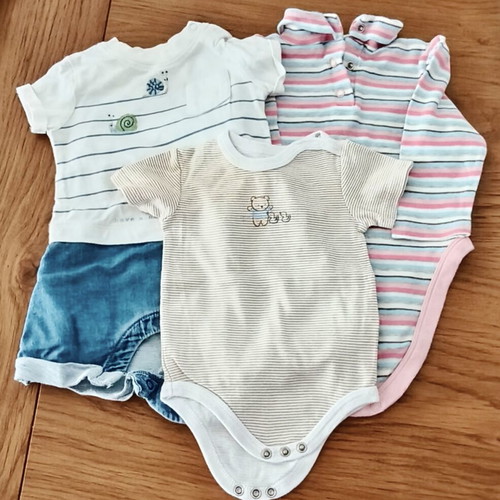 Baby bodysuits 6-9 months like new, 100% cotton summer spring
