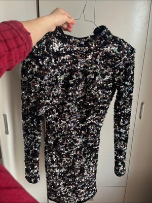 Bershka sequin dress black and silver like new XS