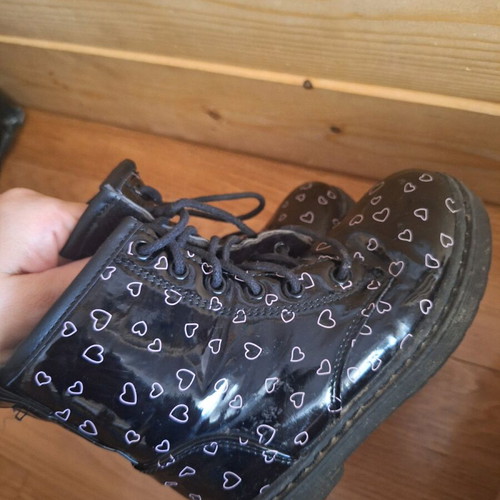Girls' boots size 28 used, black with hearts