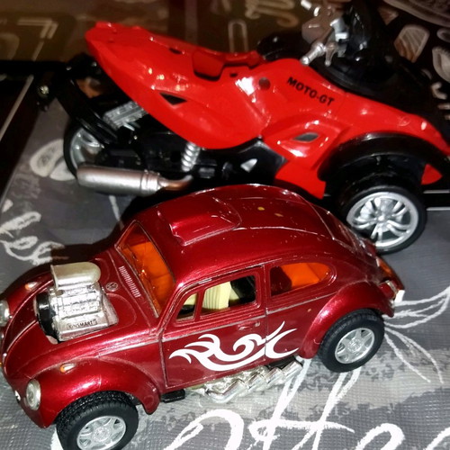 Car and motorcycle toys used, with sound and movement