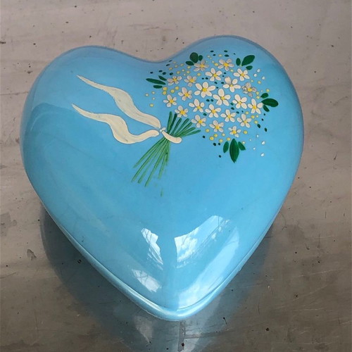 Heart-shaped porcelain jewelry box blue used