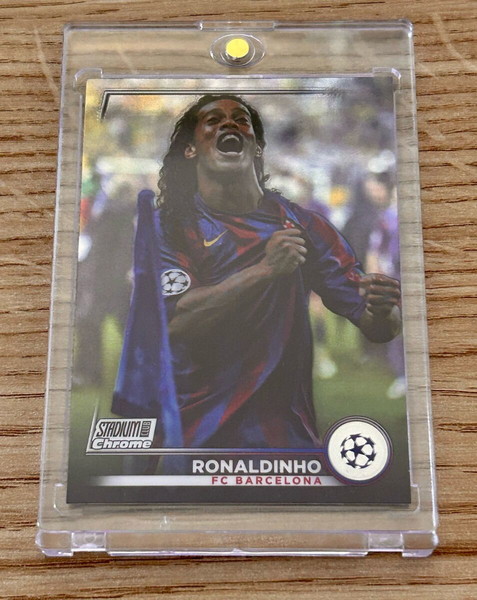 Κάρτα σε ακρυλική θήκη Ronaldinho Barcelona Topps Stadium 2023