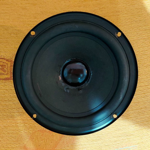 Subwoofer BENCH KH-02 Active 6.5'' used with very good performance