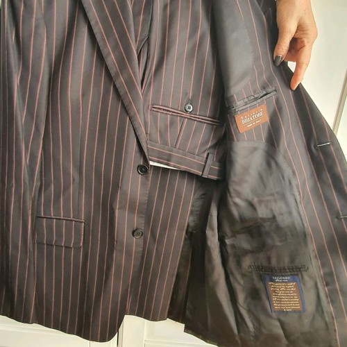 Men's Italian suit used, 100% virgin wool, size 48
