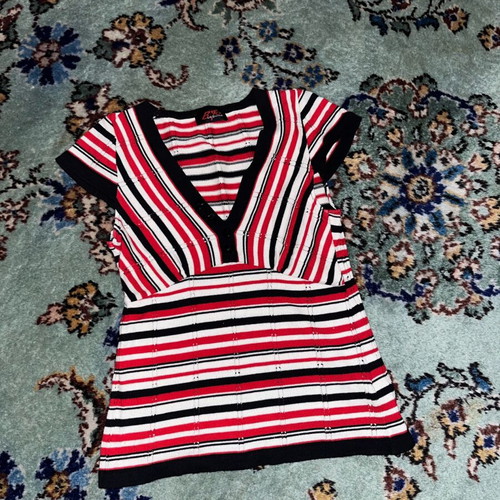 Y2K top M/38 like new, black and red