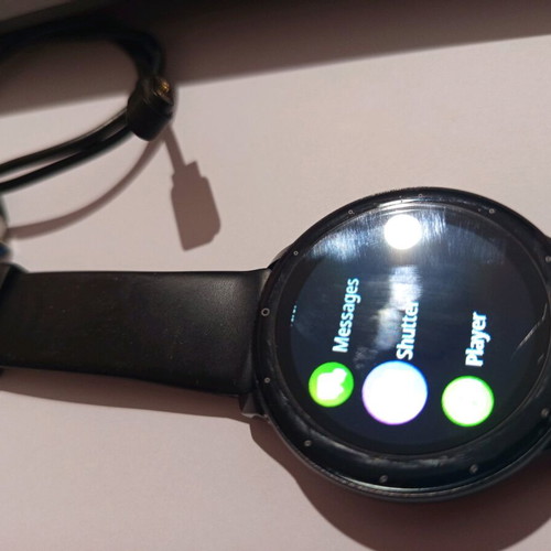 Smart watch like new with screen protection and charging cable
