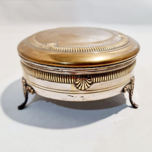 Jewelry box used with Art Deco design and three legs