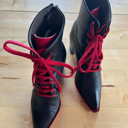 Black leather boots No36 Vavoulas used