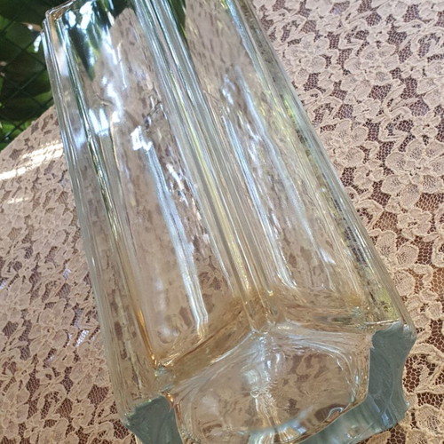 Vase like new, large and sturdy, height 26 cm perimeter 40 cm
