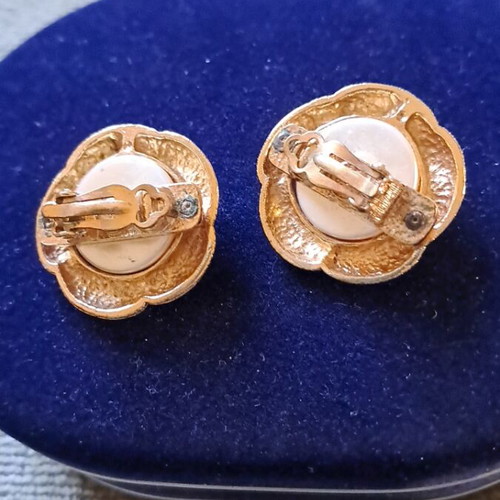 Vintage earrings from the 70s like new