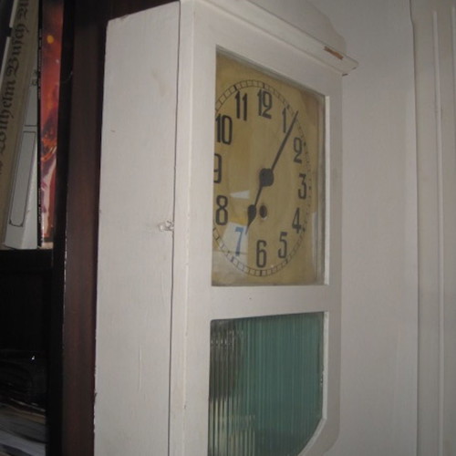 Wall clock wind-up used with pendulum from the 50s