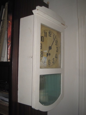 Wall clock wind-up used with pendulum from the 50s