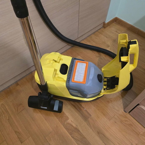 Karcher DS 6 electric water vacuum 650W used, 2lt tank, yellow