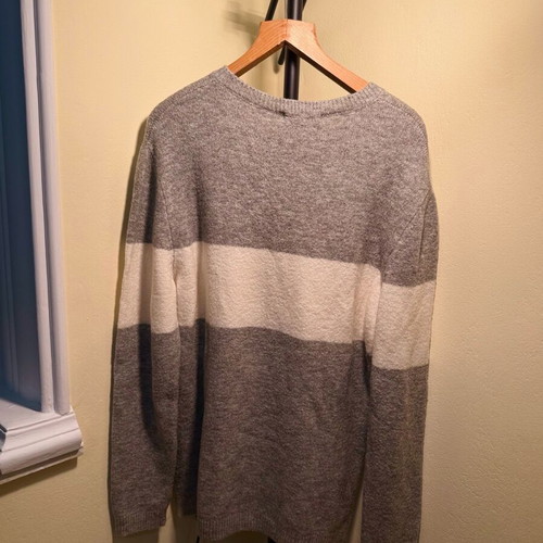 Long sweater Bershka in grey and white, like new
