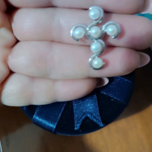 18K White Gold Cross with Biwa Pearls new