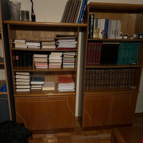 Bookcases like new with closed cabinets, set of 2 pieces