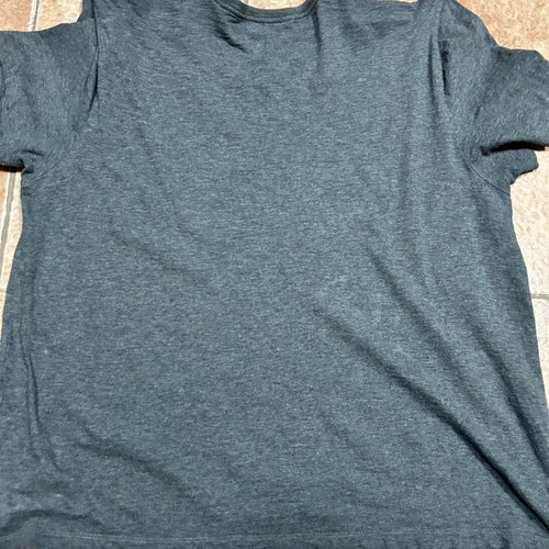 GAP XXL T-shirts like new, 1 red with palms and 1 grey with Canada print