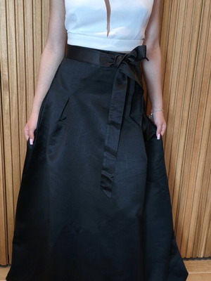 Toi&Moi long skirt black like new with integrated belt, size S
