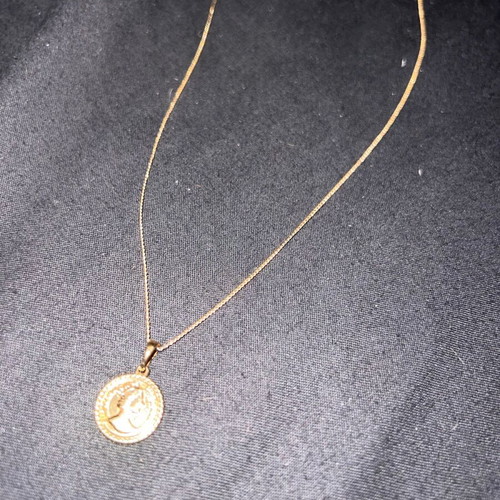 Gold-plated steel necklace with queen new, gold-colored