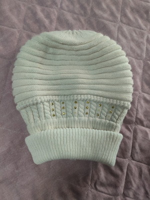 Knit cap used, size M, white and beige