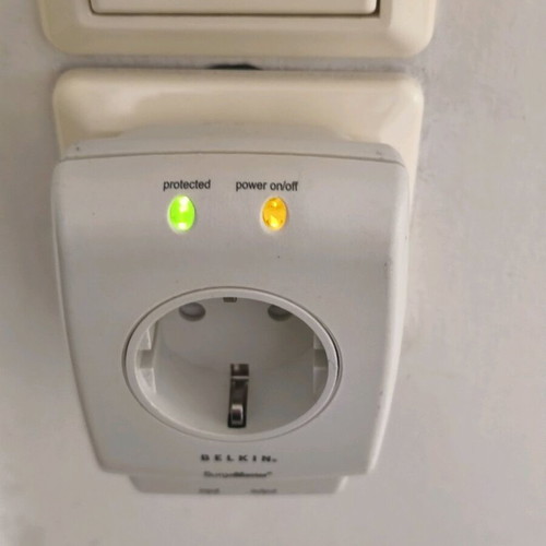Belkin Surge Protector Socket like new