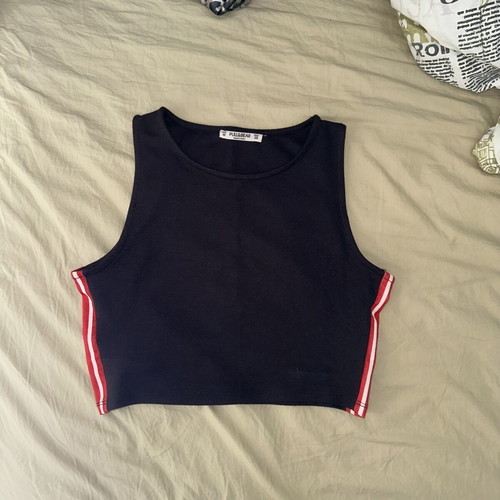 Crop top black and red with white stripes Pull & Bear like new