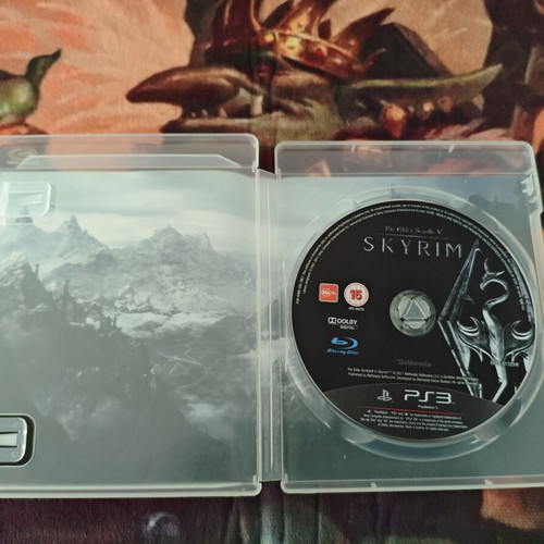 Skyrim PS3 game like new, no manual