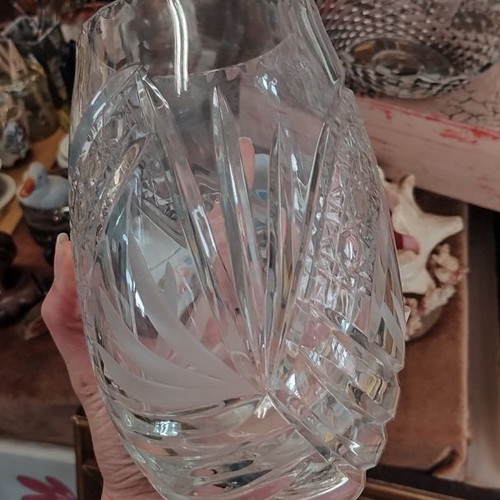 Vintage crystal vase in "Millennium" Iristh cut style like new